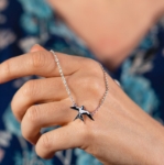 Pilt Kaelakee pääsukesega - 45 cm